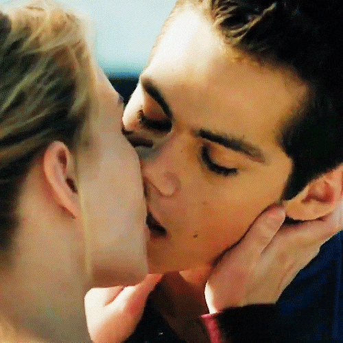britt robertson dylan obrien GIF