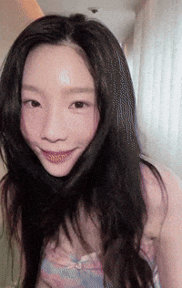 Taeyeon GIF