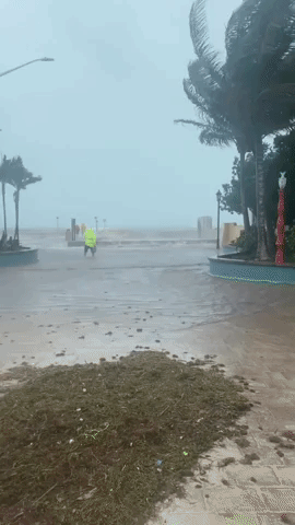 Waves Surge in Key West as Hurricane Ian Approaches