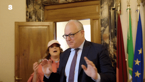 Turista No GIF by Tv8it