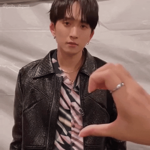 邱鋒澤 GIF