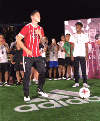 china dancing GIF by FC Bayern Munich