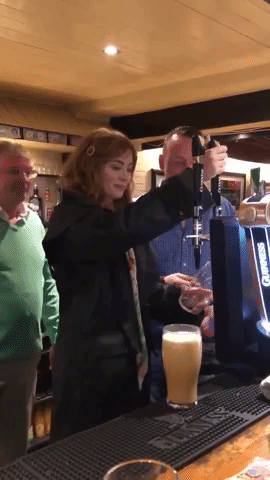Emily Blunt Learns How to Pour Pint of Guinness