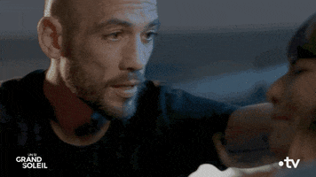 Support Kiss GIF by Un si grand soleil