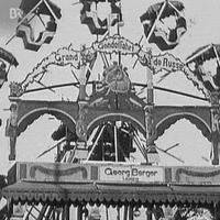 Merry Go Round Fun GIF by Bayerischer Rundfunk