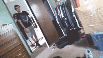 odewilliesfunkybunch reaction exit startled mason GIF