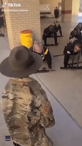 Commanding 5-Year-Old Orders Soldiers to Do Press-Ups on Oklahoma Base