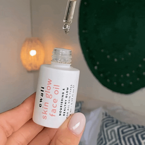 Skincare Face Oil GIF by EwaliBeauty