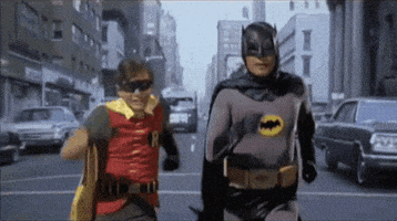 TV gif. With determination, fully costumed and masked Batman and Robin run toward us.


inFlux English School: Falsos cognatos em inglês