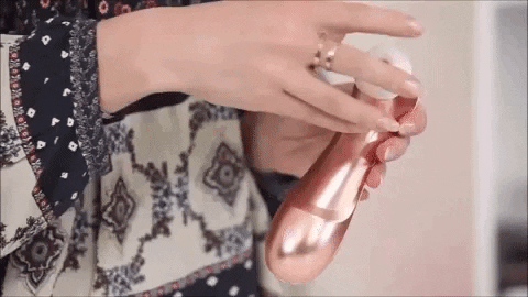 elsuccionador giphygifmaker giphyattribution vibrador satisfyer GIF