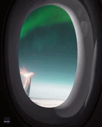 Photographer's Timelapse Experiment Shows Aurora Borealis From Plane Window