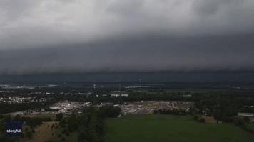 Ominous Shelf Cloud Moves Over Indiana