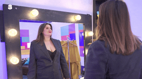 News Gossip GIF by Tv8it