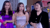 moe hay ko embrasss GIF