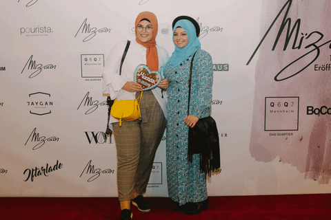 red carpet mizaan GIF