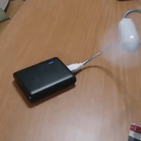 Connecting USB Fan to Mobile Battery Has Interesting Results