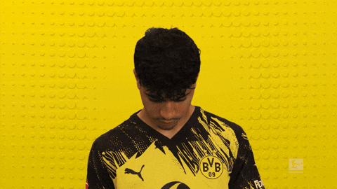 Look Up Borussia Dortmund GIF by Bundesliga