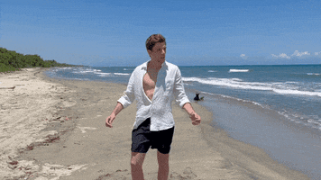 Angry Beach GIF by Mediaset España