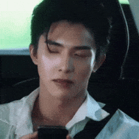 Auralis_forever attitude side eye top form bxxmrvw GIF