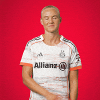 Football Soccer GIF by FC Bayern Women