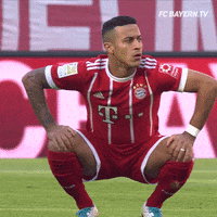 football hello GIF by FC Bayern Munich