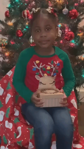 Adorable Young Girl Gives Gift of 'Peace' in Detroit, Michigan