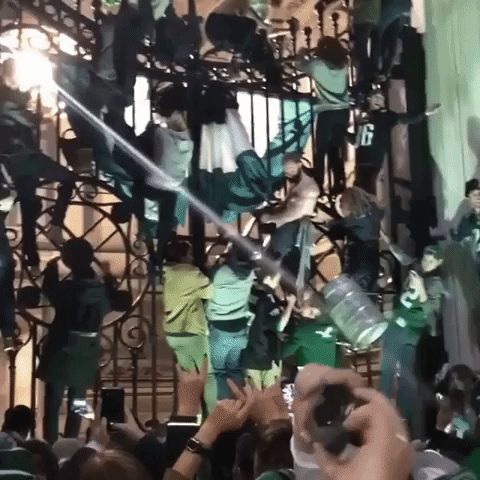 Eagles Fans Scale Philadelphia City Hall Gates 