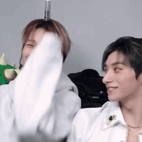 Yu Moya GIF