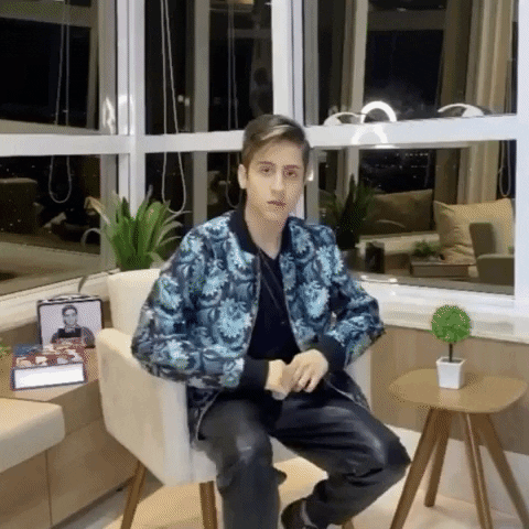 hugohenriqueoficial giphyupload music giphystrobetesting looks GIF