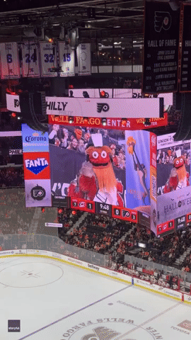 Emotional Support Alligator Dances with Gritty During Flyers-Hurricanes Game