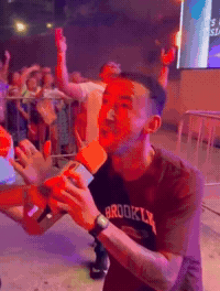 oacioly engraçado canta jow reportagem GIF