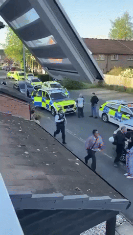 Police Rush to Scene in East London as Man With Sword Arrested