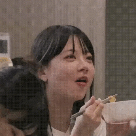 Helmets kpop idol le sserafim eunchae GIF