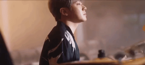 k-pop wind GIF