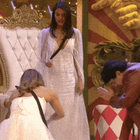 Diva Priyanka GIF