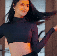 Diva Priyanka GIF