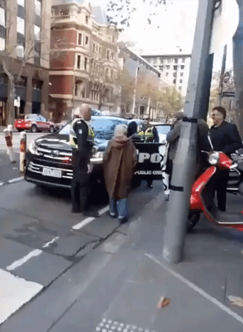 Police Respond as Assange Supporters Gather at British Consulate in Melbourne