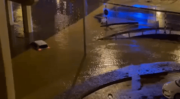 Muscat Roads Flood as Cyclone Shaheen Hits Oman