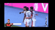 Léo Pereira GIF