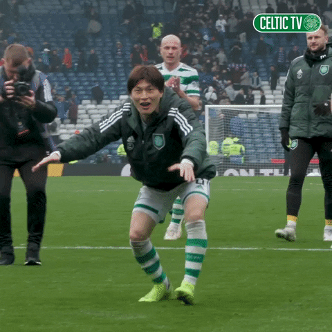 Celebration Japan GIF by Celtic Football Club