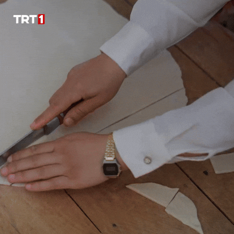 Gift Eat GIF by TRT