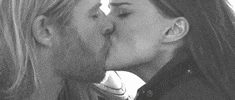 chris hemsworth kiss GIF