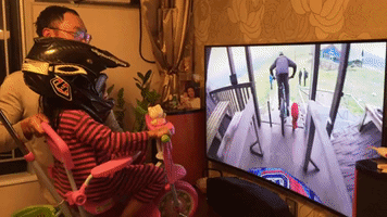 'Dad of the Year' Gives Daughter the Best VR Ride
