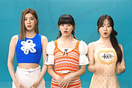 madisonmwrites giphyupload nmixx nmixx haewon oh haewon GIF