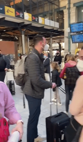 Long Lines in Paris Stations as Eurostar Hit by IT