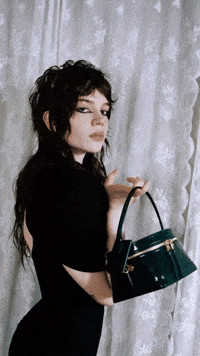cattura fashion beauty ai transition GIF