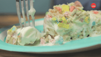 Lucky Charms Ice Cream Cake