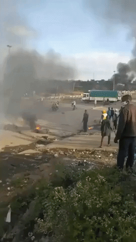 Protesters Barricade Roads and Light Fires During Eviction Demonstration in Nairobi