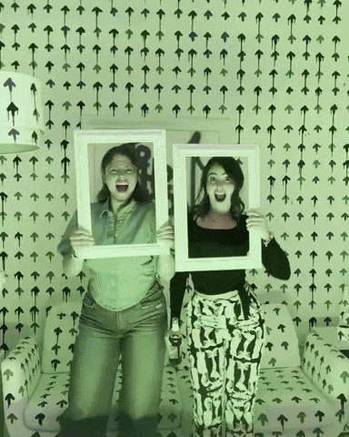 Anaakonradd GIF by Respective