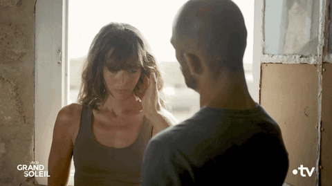 Support Love GIF by Un si grand soleil